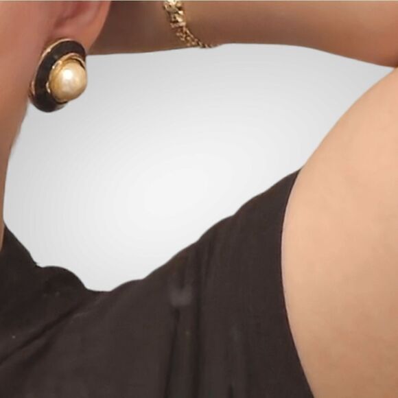 Ciner Vintage 1980s Faux Pearl Clip-back Earrings - Picture 4 of 11